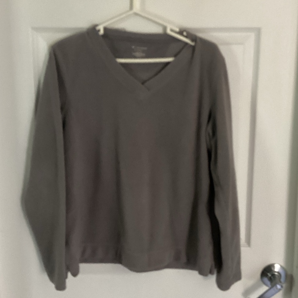 Tek Gear Gray V-Neck Fleece